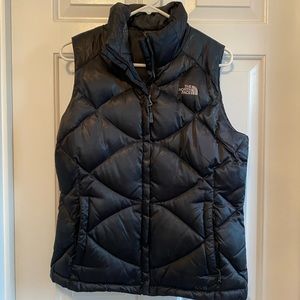 Women’s Northface Vest Black Size Medium.  Great condition.